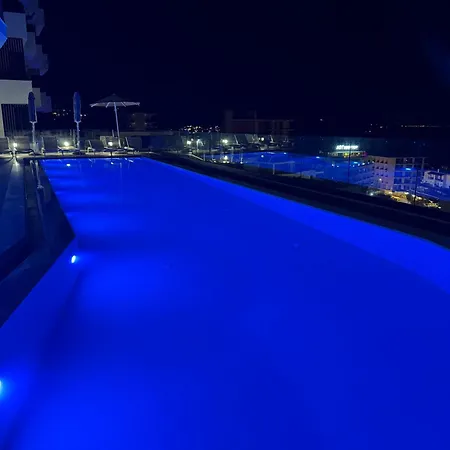 Sea View & Pool, Elite